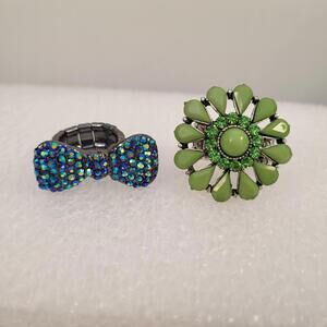 set 2 stretch rings blue multi-color rhinestone bow and green rhinestone flower